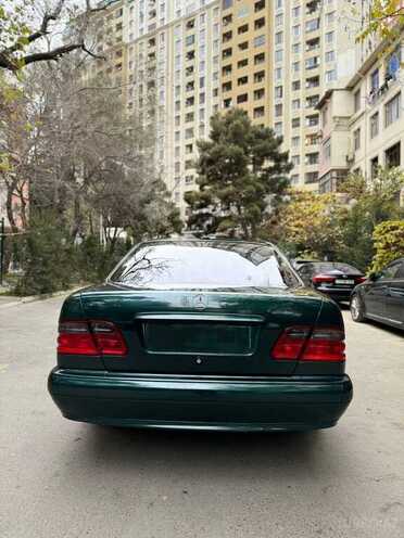 Mercedes E 270 2000, 299,000 km - 2.7 l - Bakı
