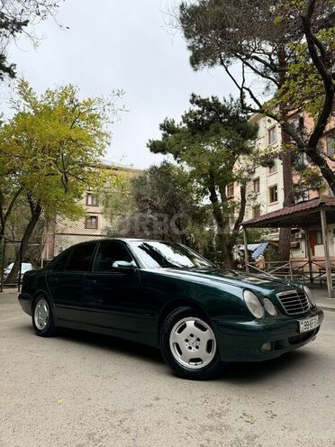 Mercedes E 270 2000, 299,000 km - 2.7 l - Bakı
