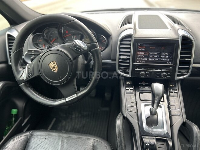 Porsche Cayenne-8