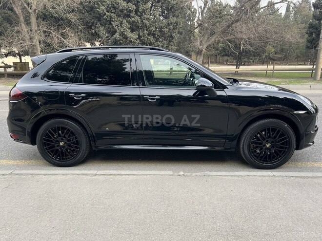 Porsche Cayenne-4