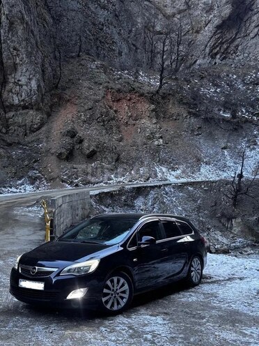 Opel Astra 2011, 208,000 km - 1.4 l - Bakı