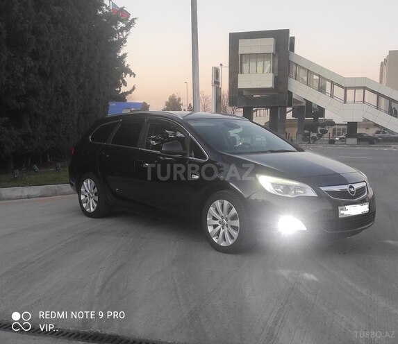 Opel Astra 2011, 208,000 km - 1.4 l - Bakı