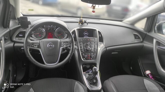 Opel Astra 2011, 208,000 km - 1.4 l - Bakı