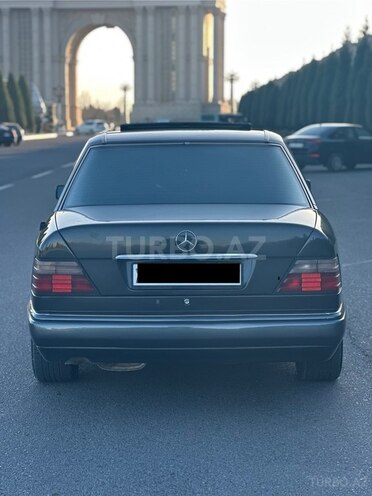 Mercedes E 220 1994, 360,000 km - 2.2 л - Gəncə