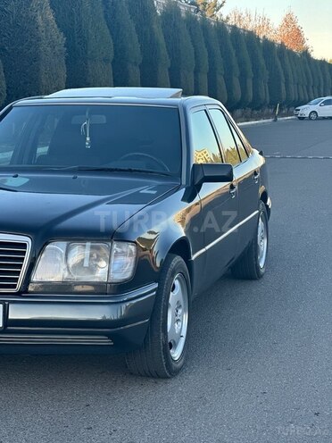 Mercedes E 220 1994, 360,000 km - 2.2 л - Gəncə