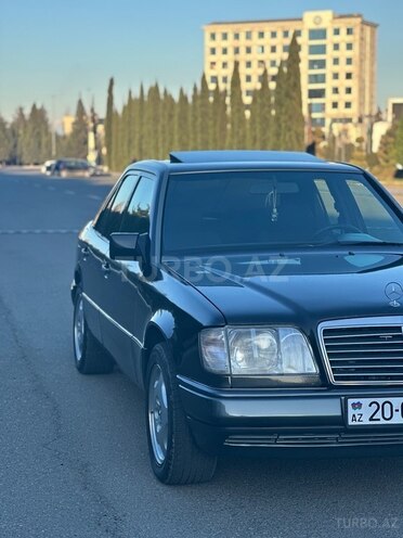 Mercedes E 220 1994, 360,000 km - 2.2 л - Gəncə