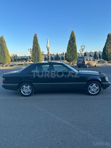Mercedes E 220 1994, 360,000 km - 2.2 л - Gəncə