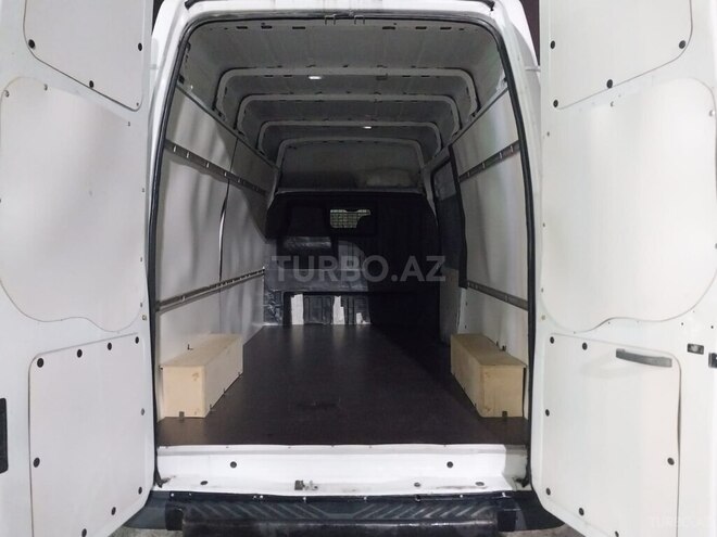 Ford Transit 2011, 250,000 km - 2.4 л - Quba