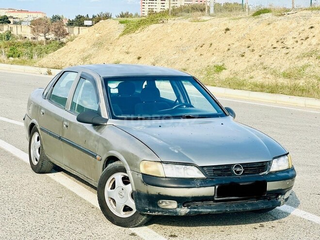 Opel Vectra 1996, 268,000 km - 1.6 л - Bakı