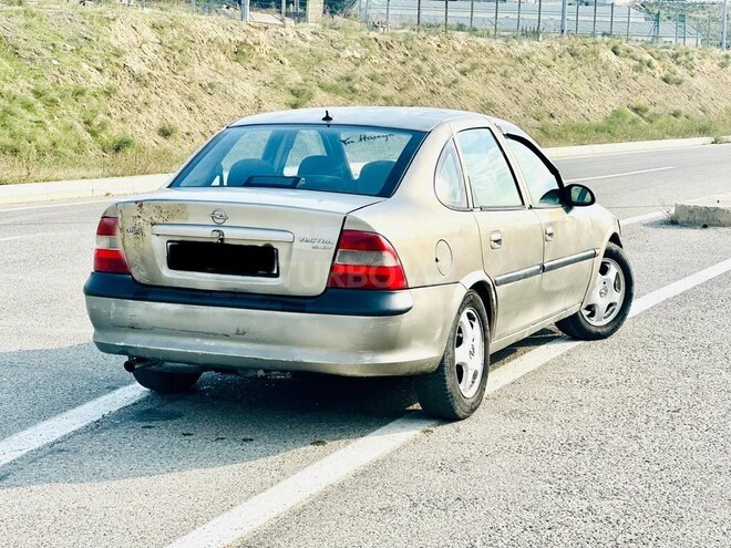 Opel Vectra 1996, 268,000 km - 1.6 л - Bakı