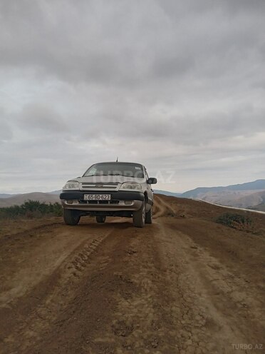 Chevrolet Niva 2004, 260,000 km - 1.7 l - Yardımlı