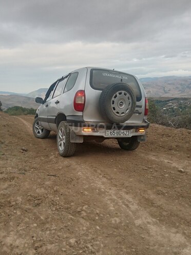 Chevrolet Niva 2004, 260,000 km - 1.7 l - Yardımlı