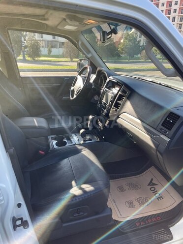 Mitsubishi Pajero 2017, 71,600 km - 3.8 l - Bakı