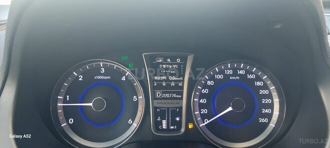 Hyundai Grandeur 2015, 220,774 km - 2.2 l - Bakı