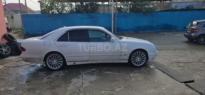 Mercedes E 270 1999, 437,000 km - 2.7 l - Bakı