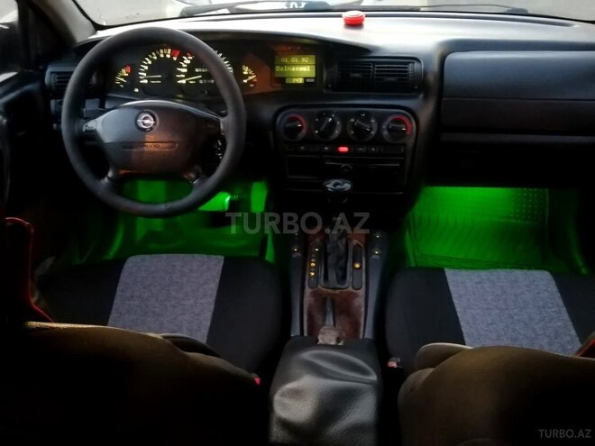 Opel Omega 1995, 395,000 km - 2.0 л - Bakı