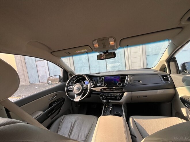 Kia Carnival-6