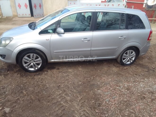 Opel Zafira 2009, 278,500 km - 1.9 л - Qusar