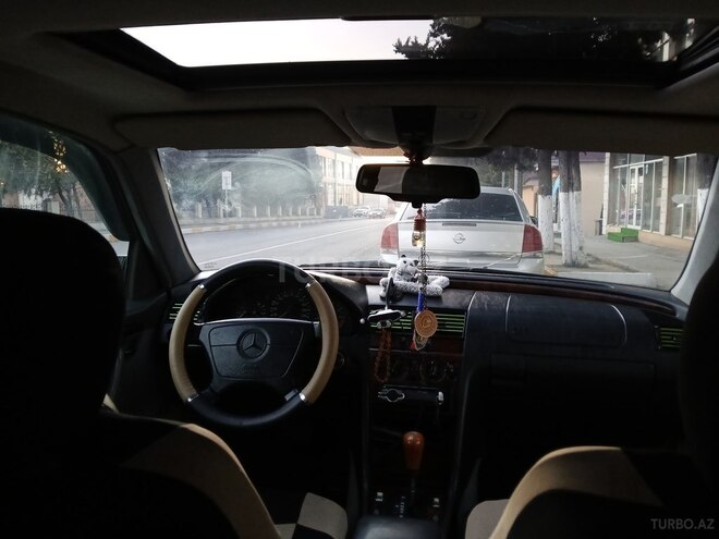 Mercedes C 220 1996, 200,000 km - 2.2 l - Zaqatala