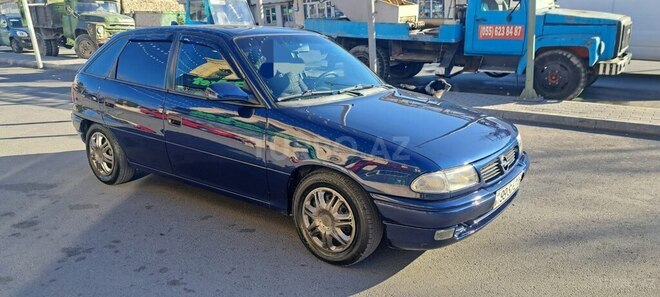 Opel Astra 1995, 438,338 km - 1.6 l - Şəki