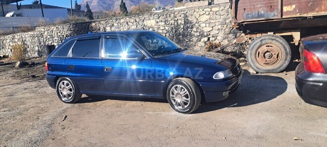 Opel Astra 1995, 438,338 km - 1.6 l - Şəki