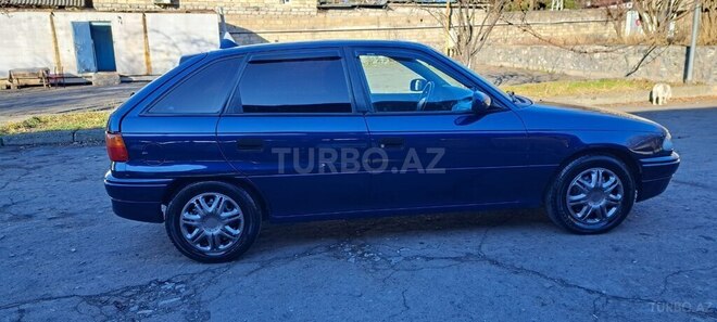 Opel Astra 1995, 438,338 km - 1.6 l - Şəki
