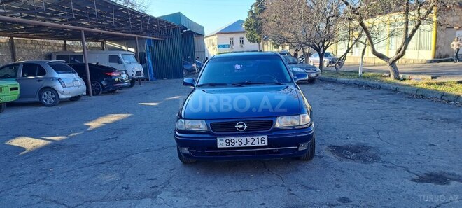 Opel Astra 1995, 438,338 km - 1.6 l - Şəki
