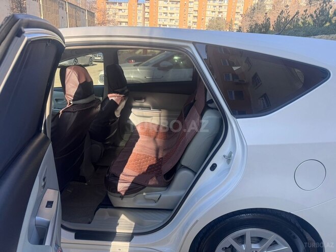 Toyota Prius V 2013, 257,495 km - 1.8 l - Bakı