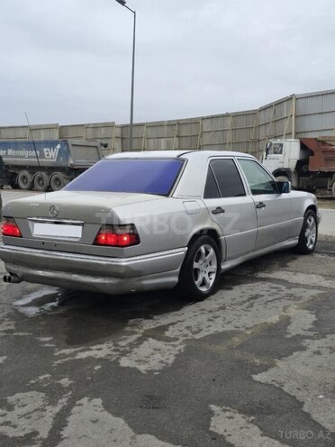 Mercedes E 280 1995, 200,000 km - 2.8 л - Bakı