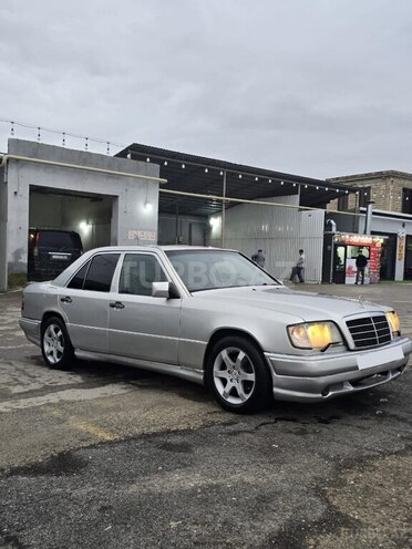 Mercedes E 280 1995, 200,000 km - 2.8 л - Bakı