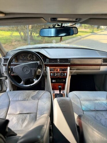 Mercedes E 280 1995, 200,000 km - 2.8 л - Bakı