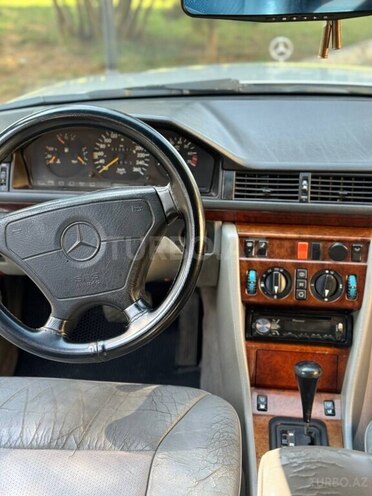 Mercedes E 280 1995, 200,000 km - 2.8 л - Bakı