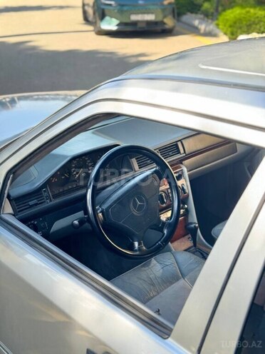 Mercedes E 280 1995, 200,000 km - 2.8 л - Bakı