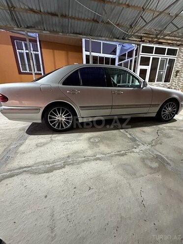 Mercedes E 240 2001, 300,000 km - 2.4 l - Göyçay