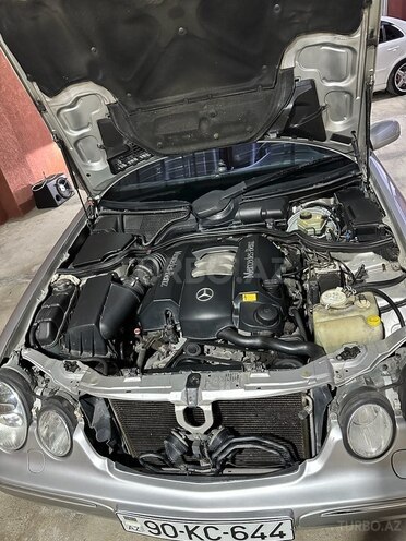 Mercedes E 240 2001, 300,000 km - 2.4 l - Göyçay