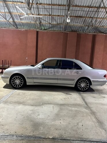 Mercedes E 240 2001, 300,000 km - 2.4 l - Göyçay