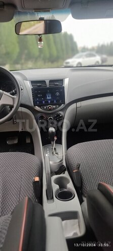 Hyundai Accent 2015, 231,746 km - 1.6 л - Gəncə