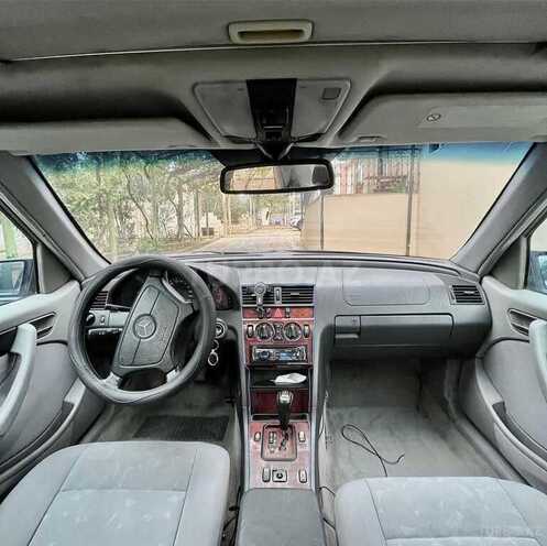 Mercedes C 220 2000, 381,000 km - 2.2 л - İsmayıllı