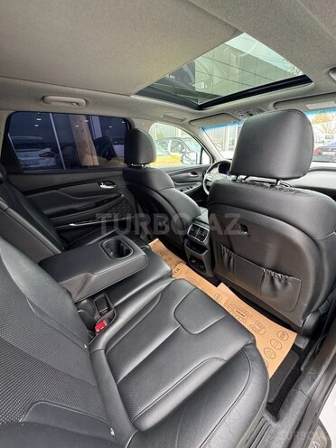 Hyundai Santa Fe-10