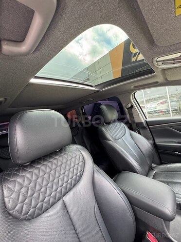 Hyundai Santa Fe-12