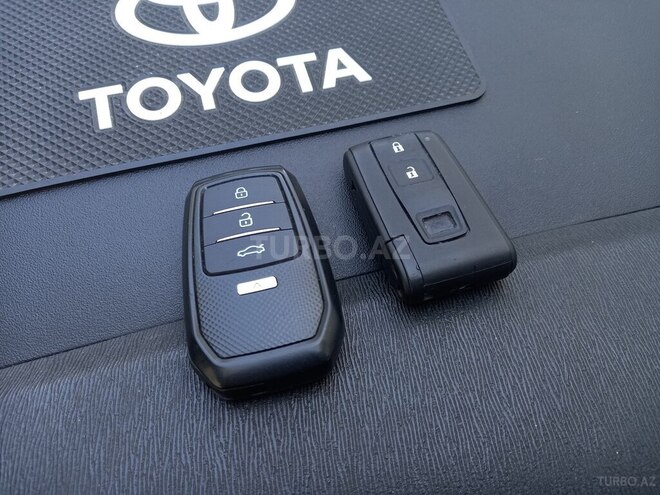 Toyota Prius-19
