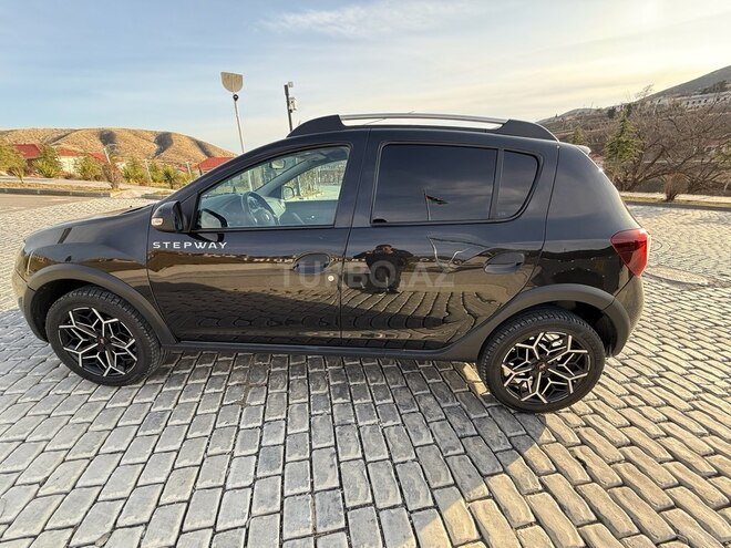 Renault Sandero Stepway 2014, 365,000 km - 1.6 l - Bərdə