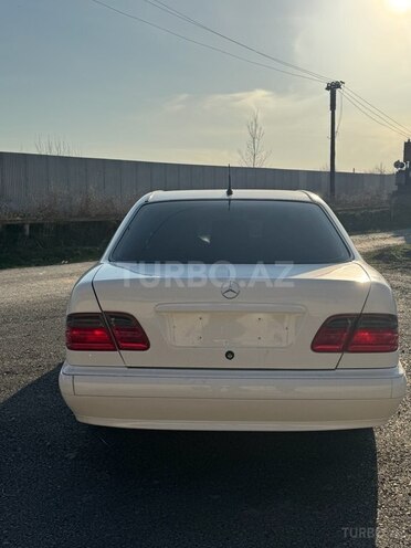 Mercedes E 220 2002, 809,315 km - 2.2 l - Sabirabad