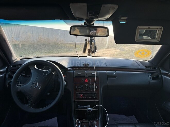 Mercedes E 220 2002, 809,315 km - 2.2 l - Sabirabad