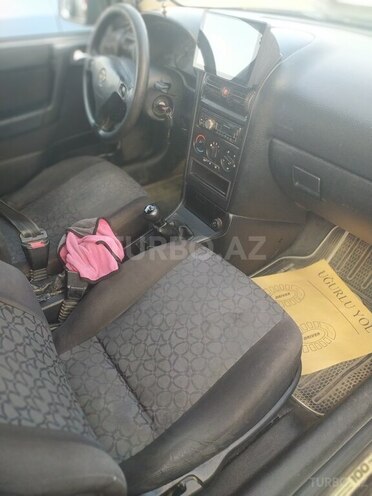 Opel Astra 1999, 38,700 km - 1.6 l - Qusar