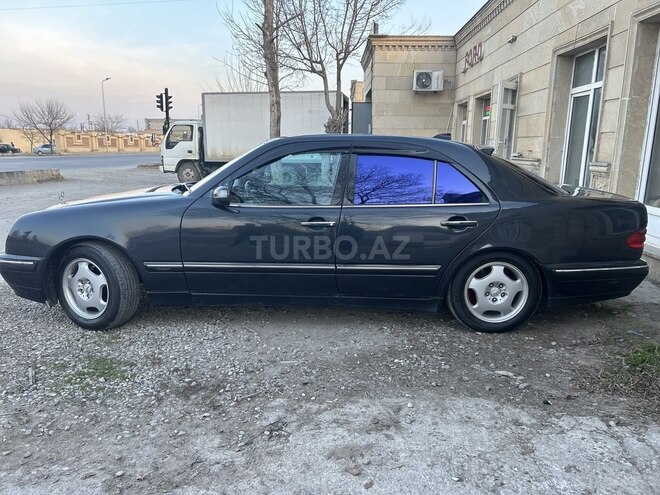 Mercedes E 280 2001, 412,384 km - 2.8 л - Kürdəmir