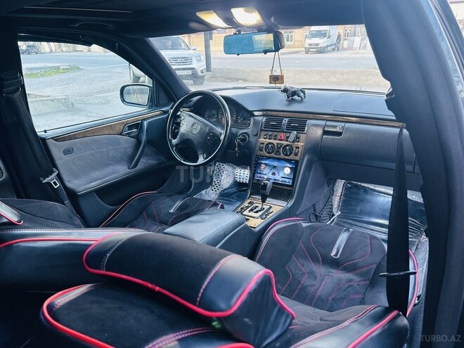 Mercedes E 280 2001, 412,384 km - 2.8 л - Kürdəmir