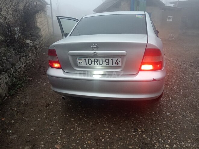 Opel Vectra 1996, 569,088 km - 1.8 л - Quba