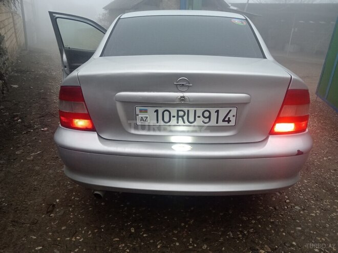 Opel Vectra 1996, 569,088 km - 1.8 л - Quba