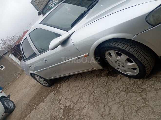 Opel Vectra 1996, 569,088 km - 1.8 л - Quba